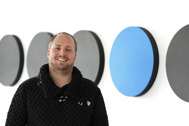 Johannes Gründer — Development